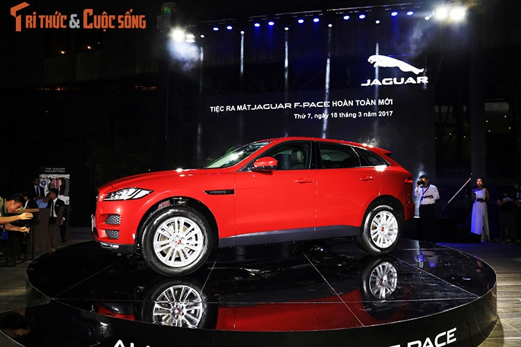 Xe cua nam 2017 - Jaguar F-Pace gia tu 3,6 ty tai VN-Hinh-4